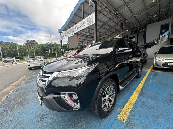 TOYOTA HILUX SW4 2.8 SRX 4X4 16V TURBO INTERCOOLER DIESEL 4P AUTOMÁTICO TOYOTA HILUX SW4 2.8 SRX 4X4 16V TURBO INTERCOOLER DIESEL 4P AUTOMÁTICO